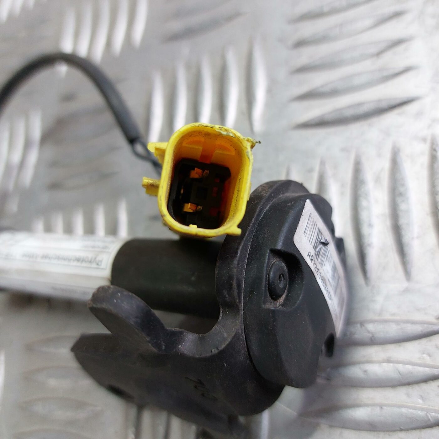 Pirotehniskā pārsega piedziņa priekš BMW 520D F11 2011 TOURING 2 Pirotehniskā pārsega piedziņa priekš BMW 520D F11 2011 TOURING