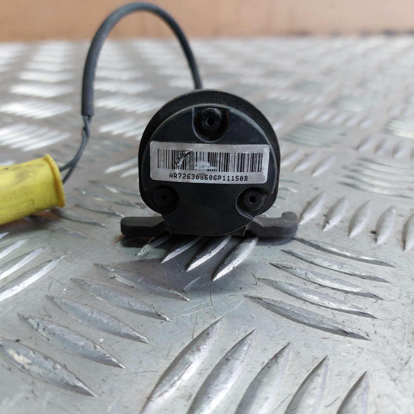 Pirotehniskā pārsega piedziņa priekš BMW 520D F11 2011 TOURING 6 Pirotehniskā pārsega piedziņa priekš BMW 520D F11 2011 TOURING