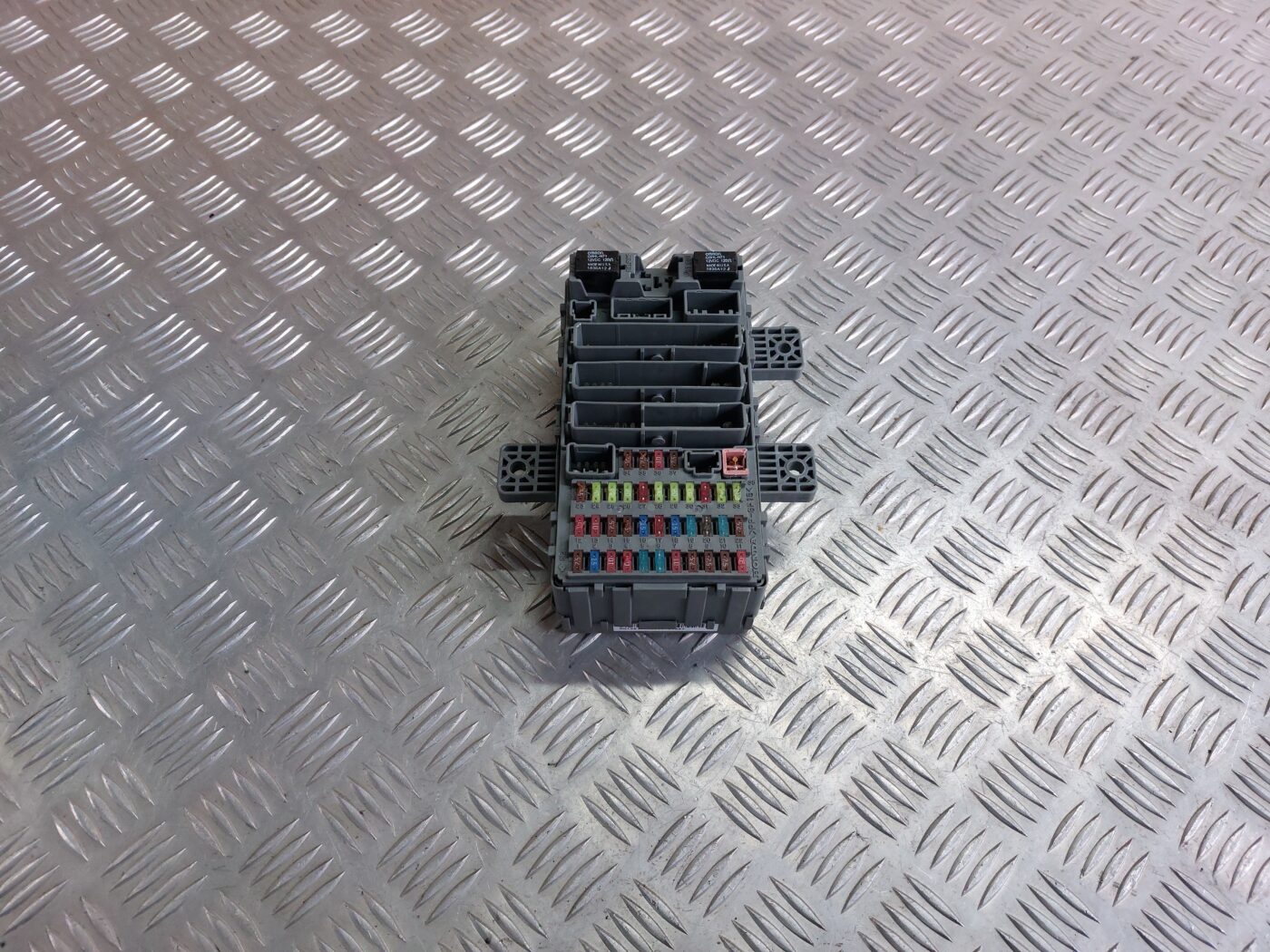 Drošinātāju bloks priekš HONDA CIVIC 2006