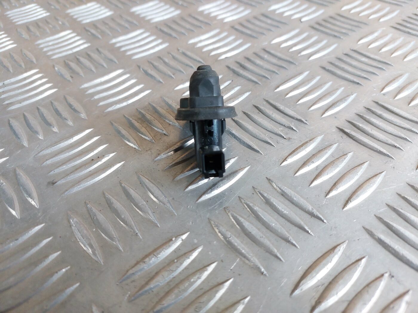 Durvju atvēršanas/aizvēršanas kontakts priekš HONDA CIVIC 2006 2 Durvju atvēršanas/aizvēršanas kontakts priekš HONDA CIVIC 2006