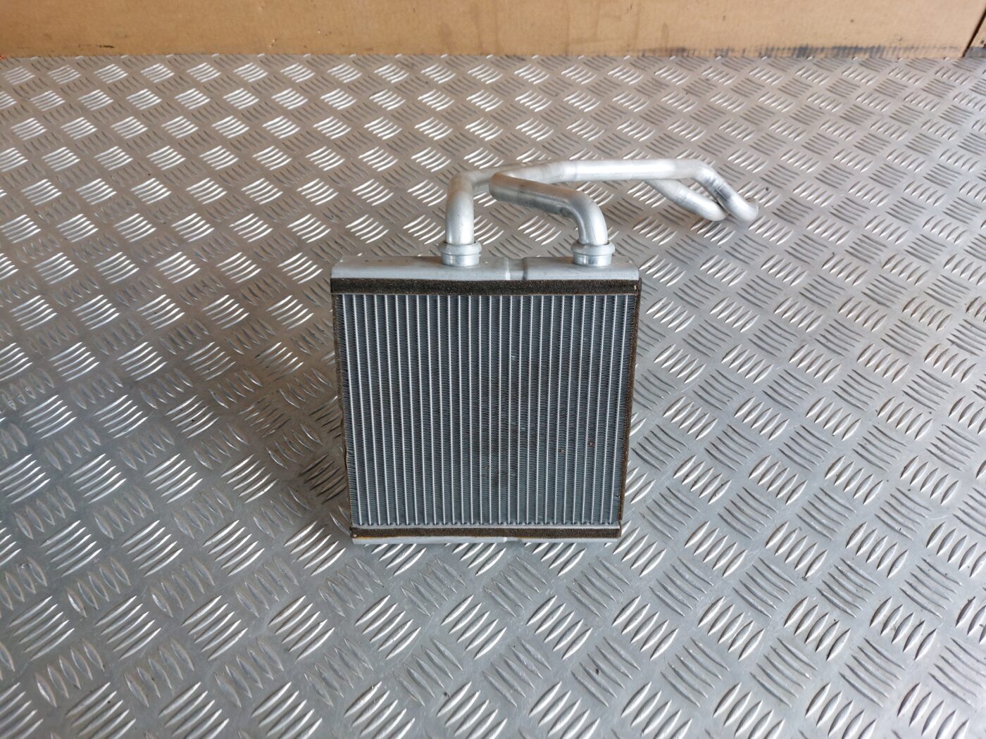 Apsildes sistēmas radiators priekš HONDA CIVIC 2006 2 Apsildes sistēmas radiators priekš HONDA CIVIC 2006