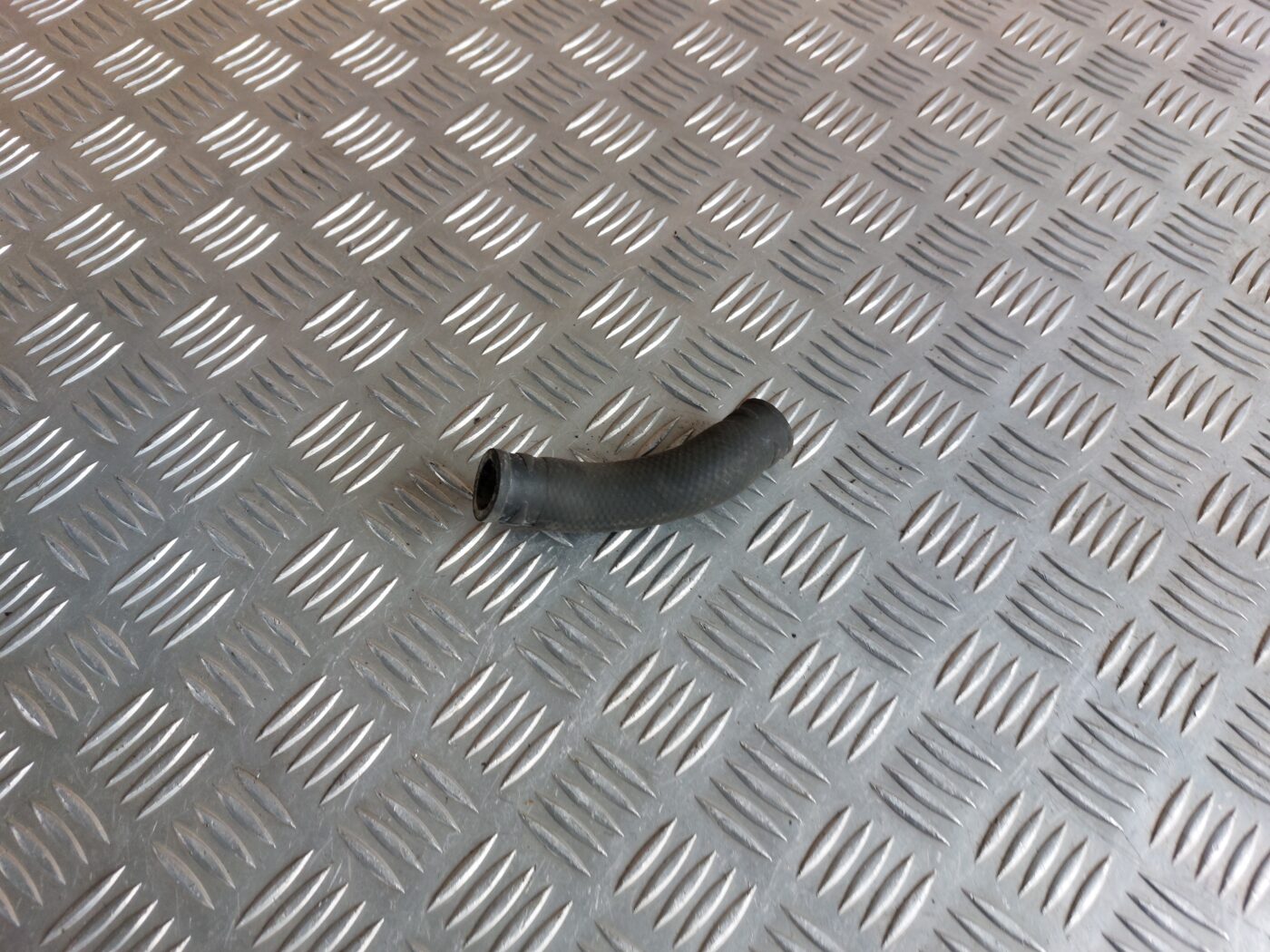 Gumijas šļūtene priekš HONDA CIVIC 2006 1 Gumijas šļūtene priekš HONDA CIVIC 2006