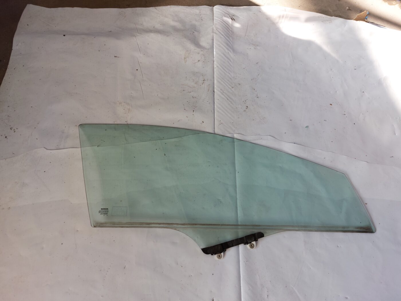 Priekšējo labo durvju stikls priekš HONDA CIVIC 2006 1 Priekšējo labo durvju stikls priekš HONDA CIVIC 2006