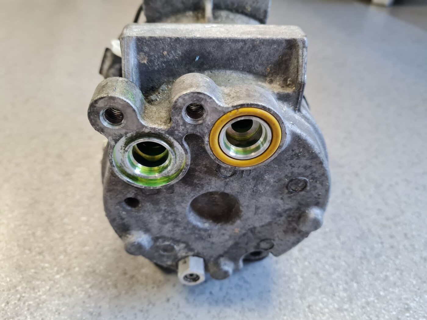 Gaisa kondicioniera kompresors priekš VOLVO S80 2004 4 Gaisa kondicioniera kompresors priekš VOLVO S80 2004