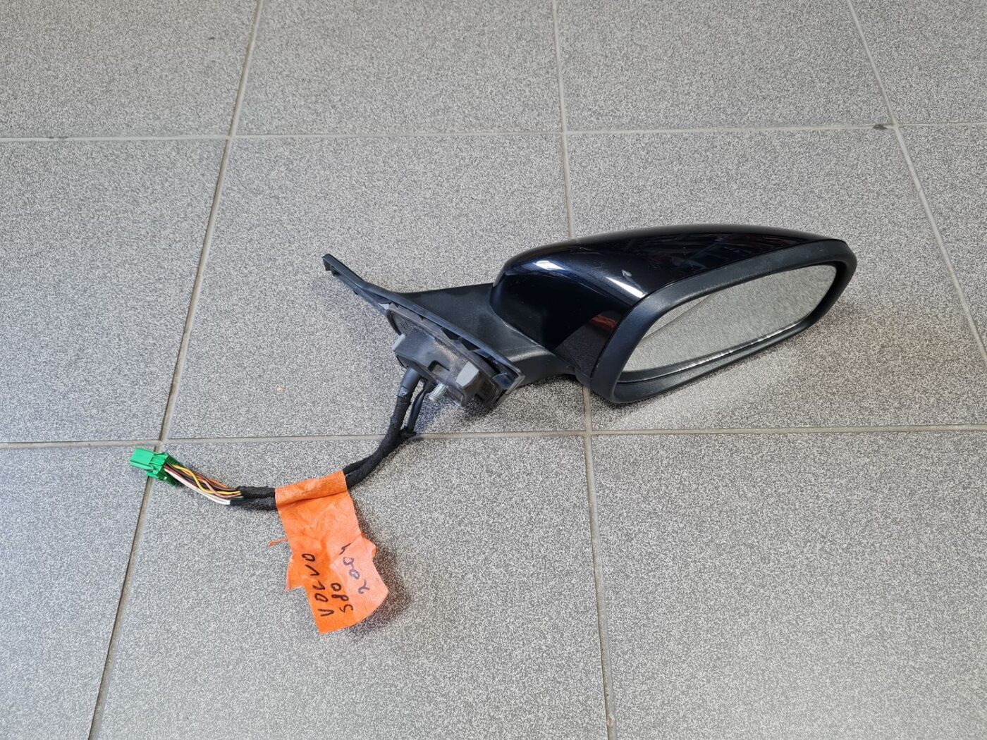 Ārējais spogulis, pa labi priekš VOLVO S80 2004