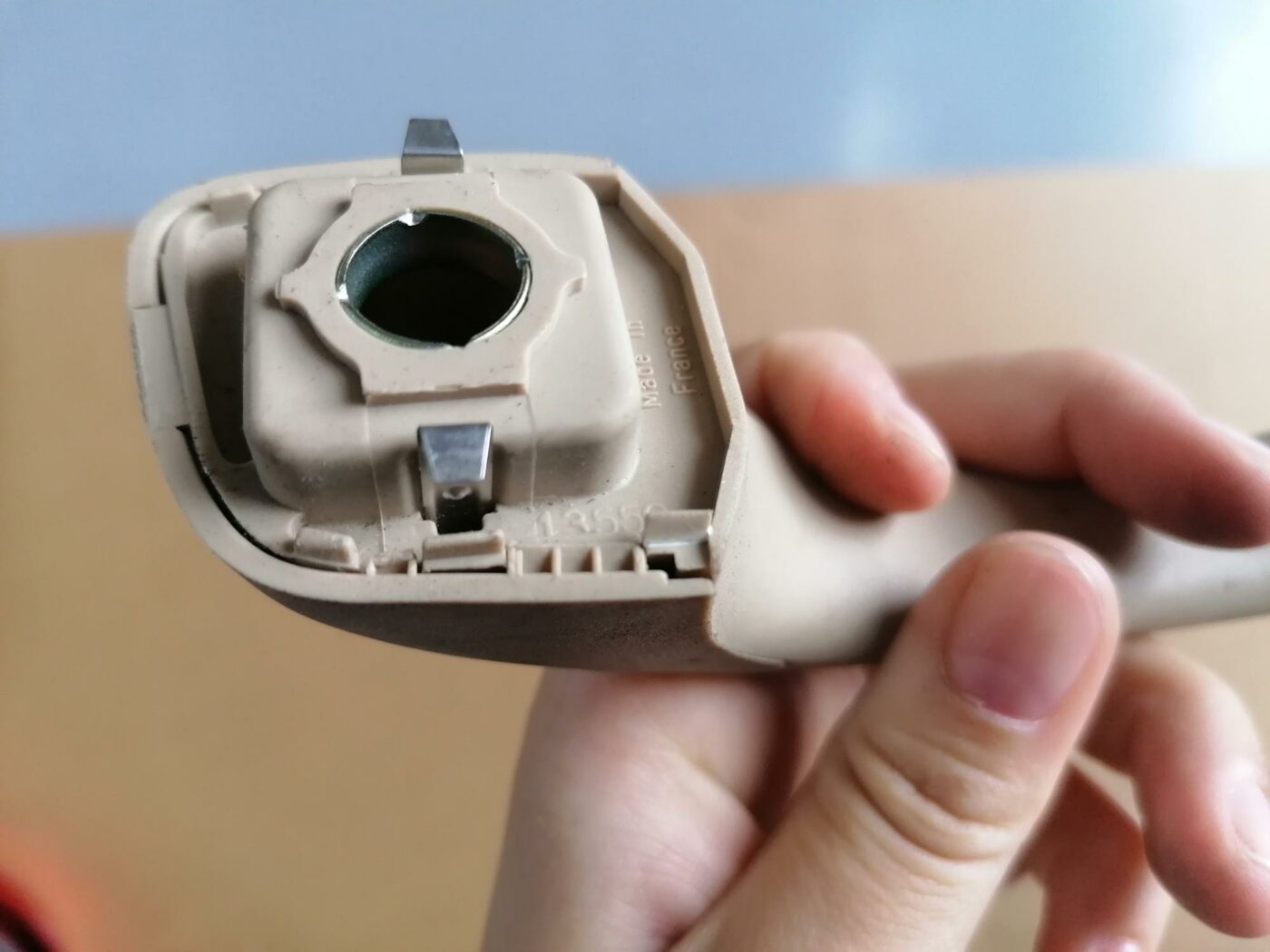 Salona rokturis griestos priekš VOLVO S80 2004 2 Salona rokturis griestos priekš VOLVO S80 2004