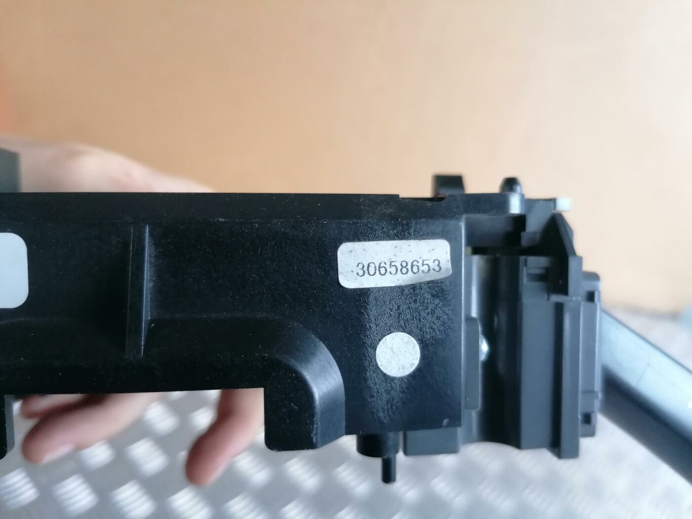 Stūres statnes slēdzis priekš VOLVO S80 2004 4 Stūres statnes slēdzis priekš VOLVO S80 2004