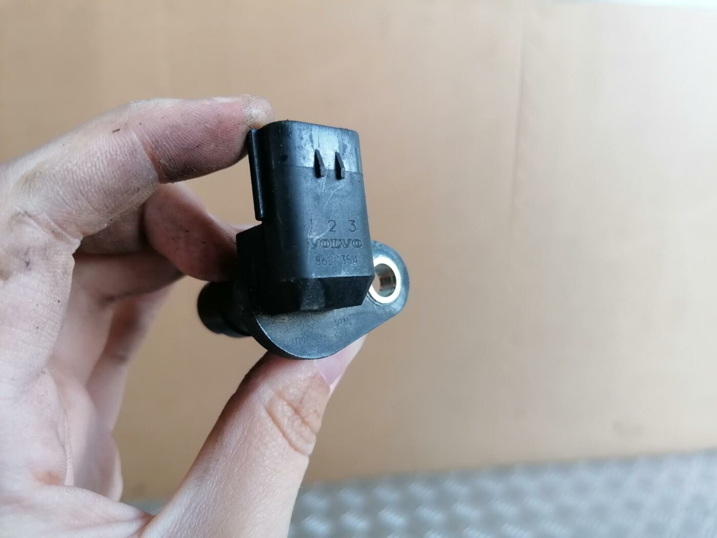 Kloķvārpstas devējs priekš VOLVO S80 2004 3 Kloķvārpstas devējs priekš VOLVO S80 2004