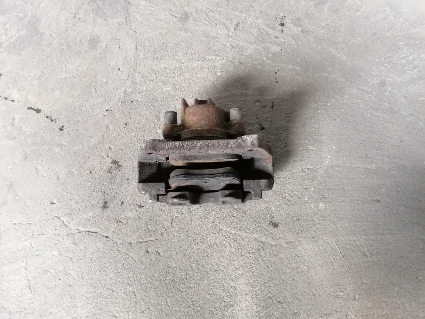 Priekšējais labais suports priekš VOLVO S80 2004