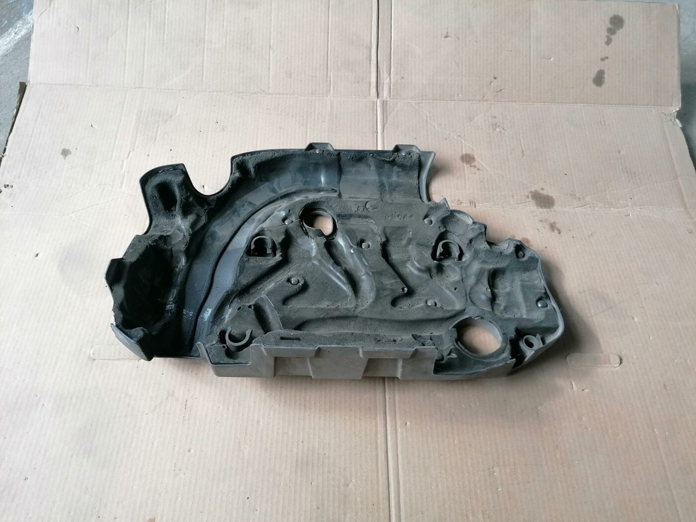 Dzinēja dekoratīvais vāks priekš VOLVO S80 2004 2 Dzinēja dekoratīvais vāks priekš VOLVO S80 2004