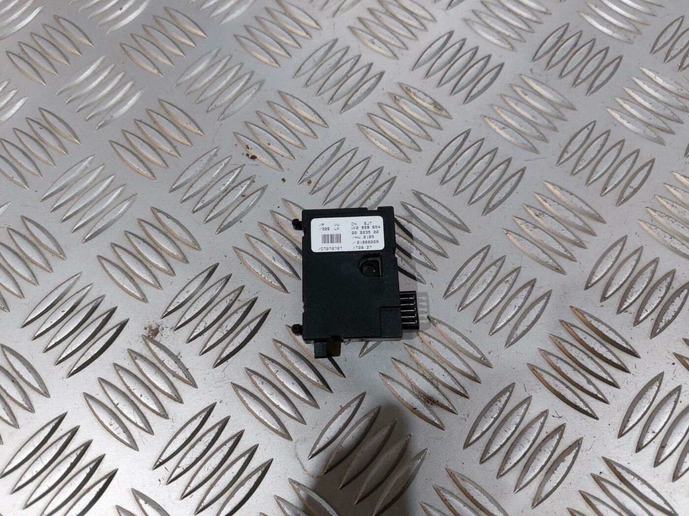 Stūres stāvokļa devējs priekš VW JETTA 2008 1 Stūres stāvokļa devējs priekš VW JETTA 2008