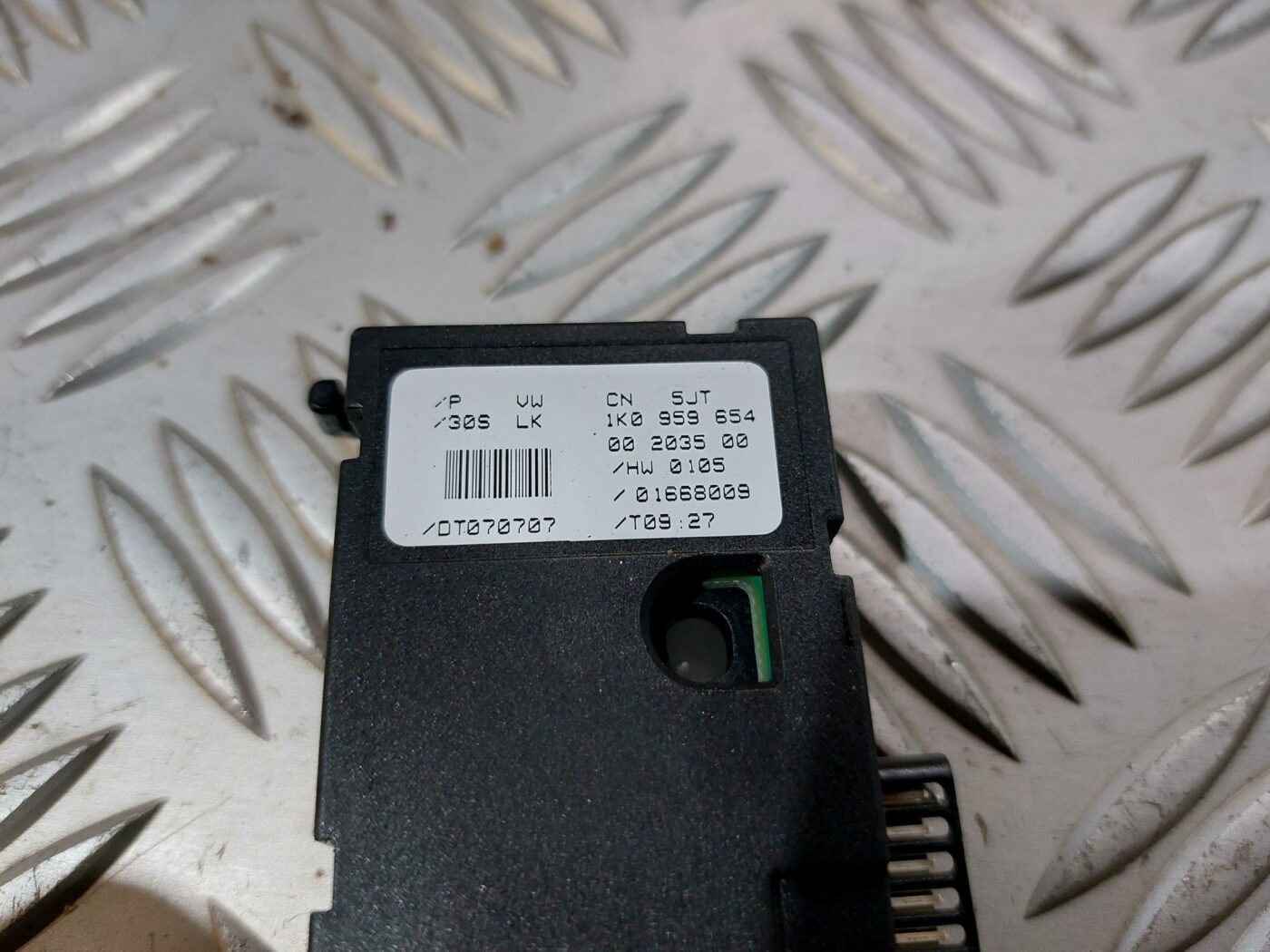 Stūres stāvokļa devējs priekš VW JETTA 2008 3 Stūres stāvokļa devējs priekš VW JETTA 2008