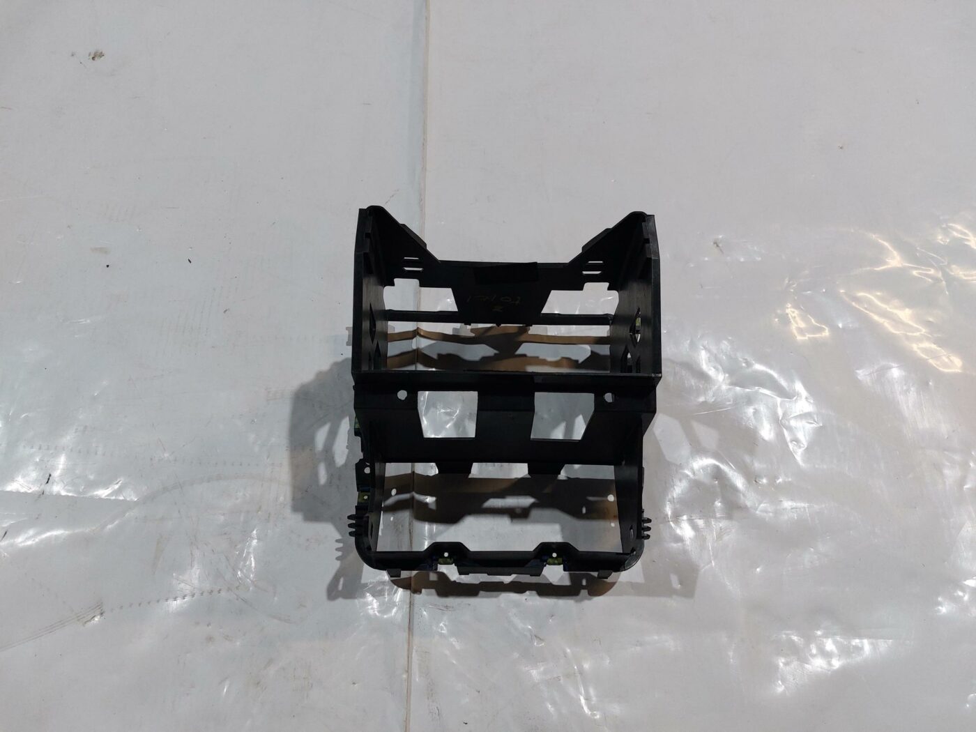 Mērinstrumentu paneļa iekšējā plastmasa priekš VW JETTA 2008 1 Mērinstrumentu paneļa iekšējā plastmasa priekš VW JETTA 2008