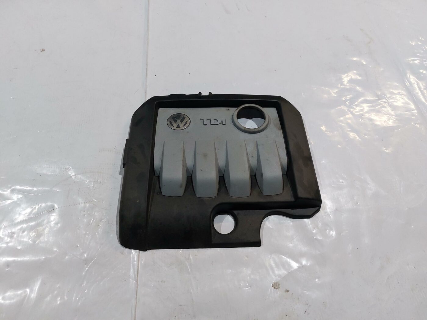 Dzinēja dekoratīvais vāks priekš VW JETTA 2008 1 Dzinēja dekoratīvais vāks priekš VW JETTA 2008