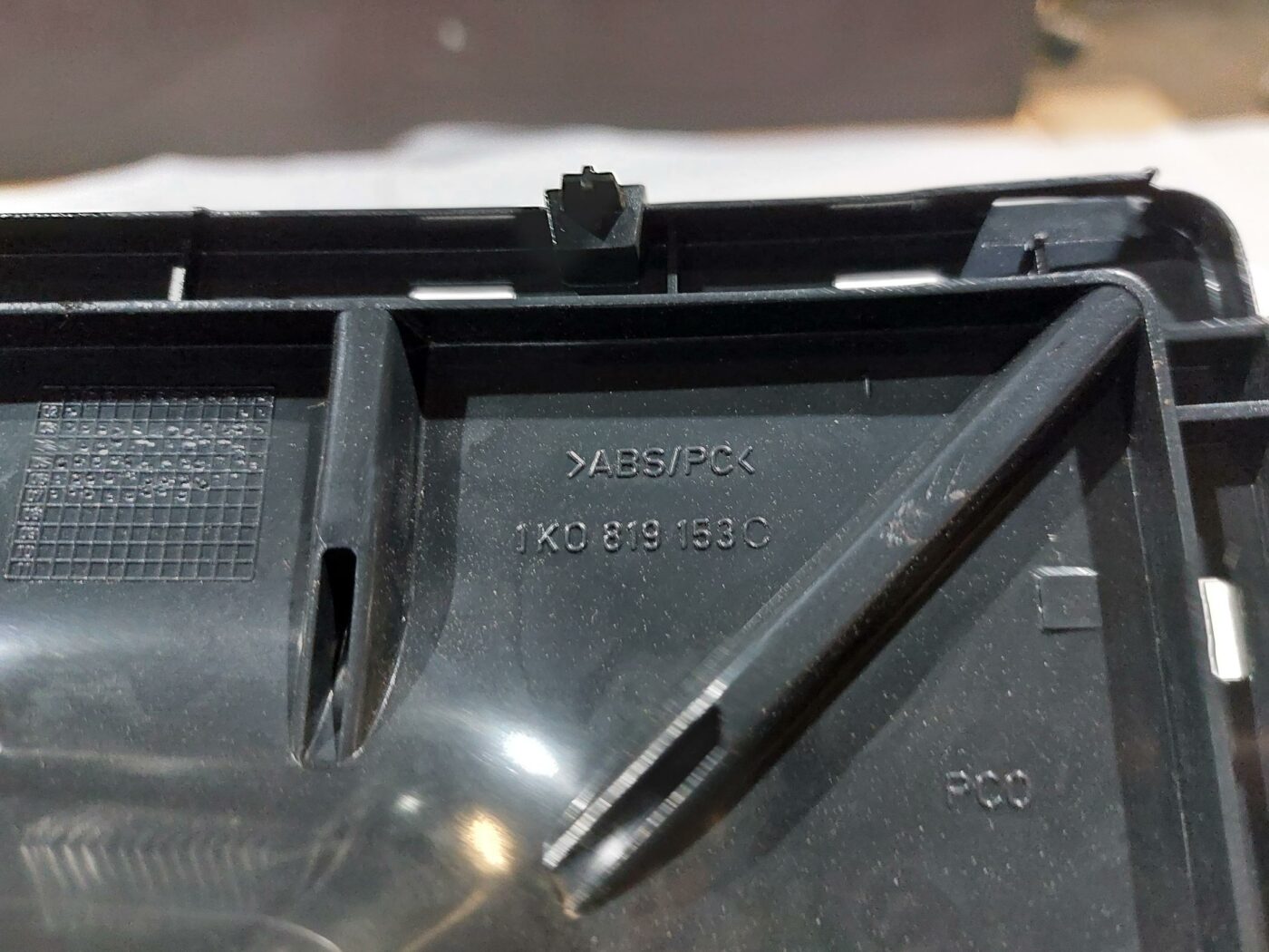 Mērinstrumentu paneļa gaisa vads, centrā priekš VW JETTA 2008 3 Mērinstrumentu paneļa gaisa vads, centrā priekš VW JETTA 2008