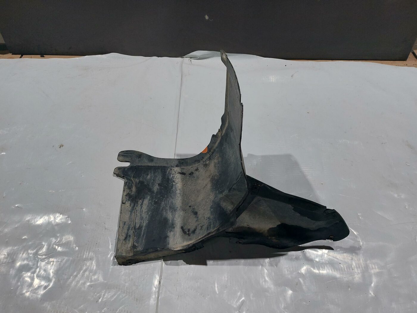 Priekšējais labais paspārns priekš VW JETTA 2008 1 Priekšējais labais paspārns priekš VW JETTA 2008