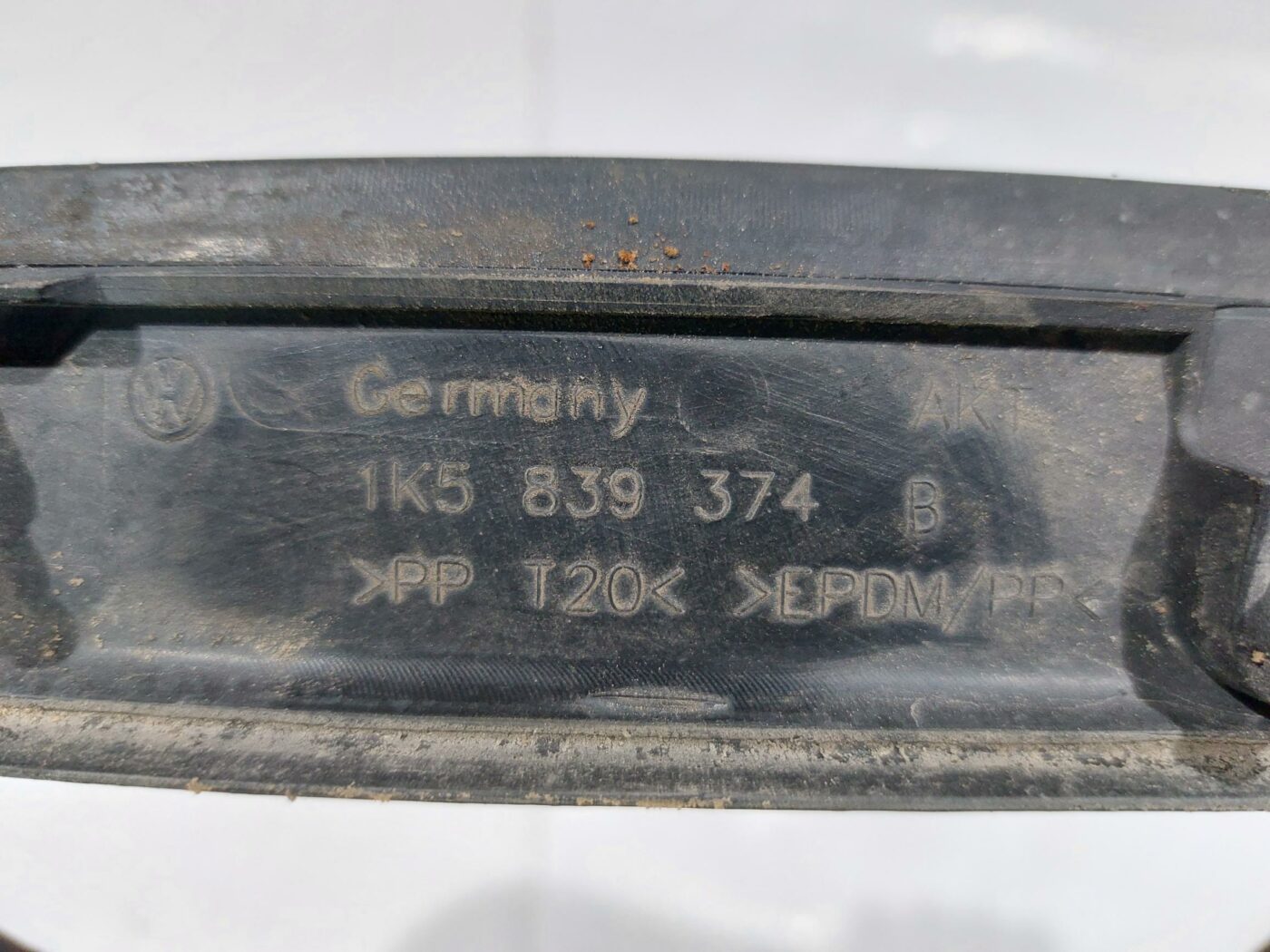 Aizmugurējo labo durvju moldings priekš VW JETTA 2008 3 Aizmugurējo labo durvju moldings priekš VW JETTA 2008