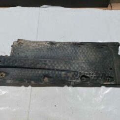 Virsbūves apakšējais aizsargs priekš VW JETTA 2008