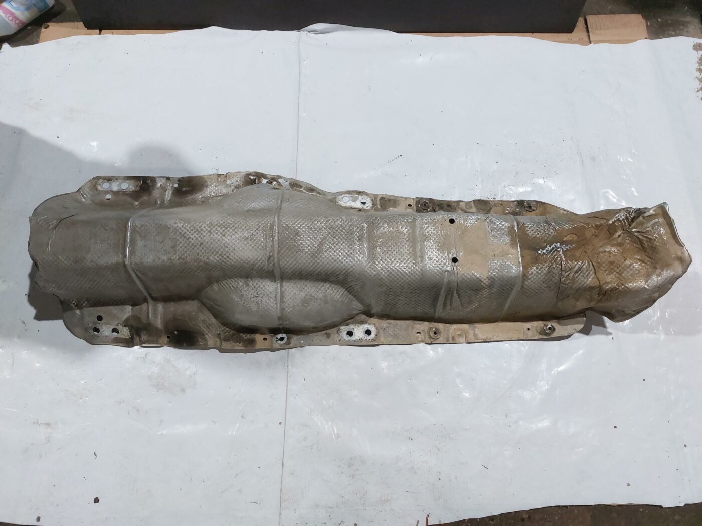 Izpūtēja sistēmas karstuma aizsargs priekš VW JETTA 2008