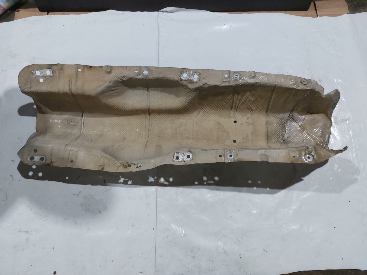 Izpūtēja sistēmas karstuma aizsargs priekš VW JETTA 2008