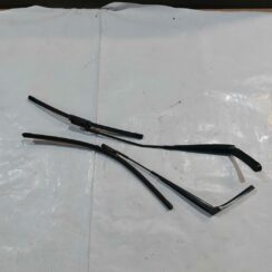 Vējstikla slotu turētāju komplekts priekš VW JETTA 2008