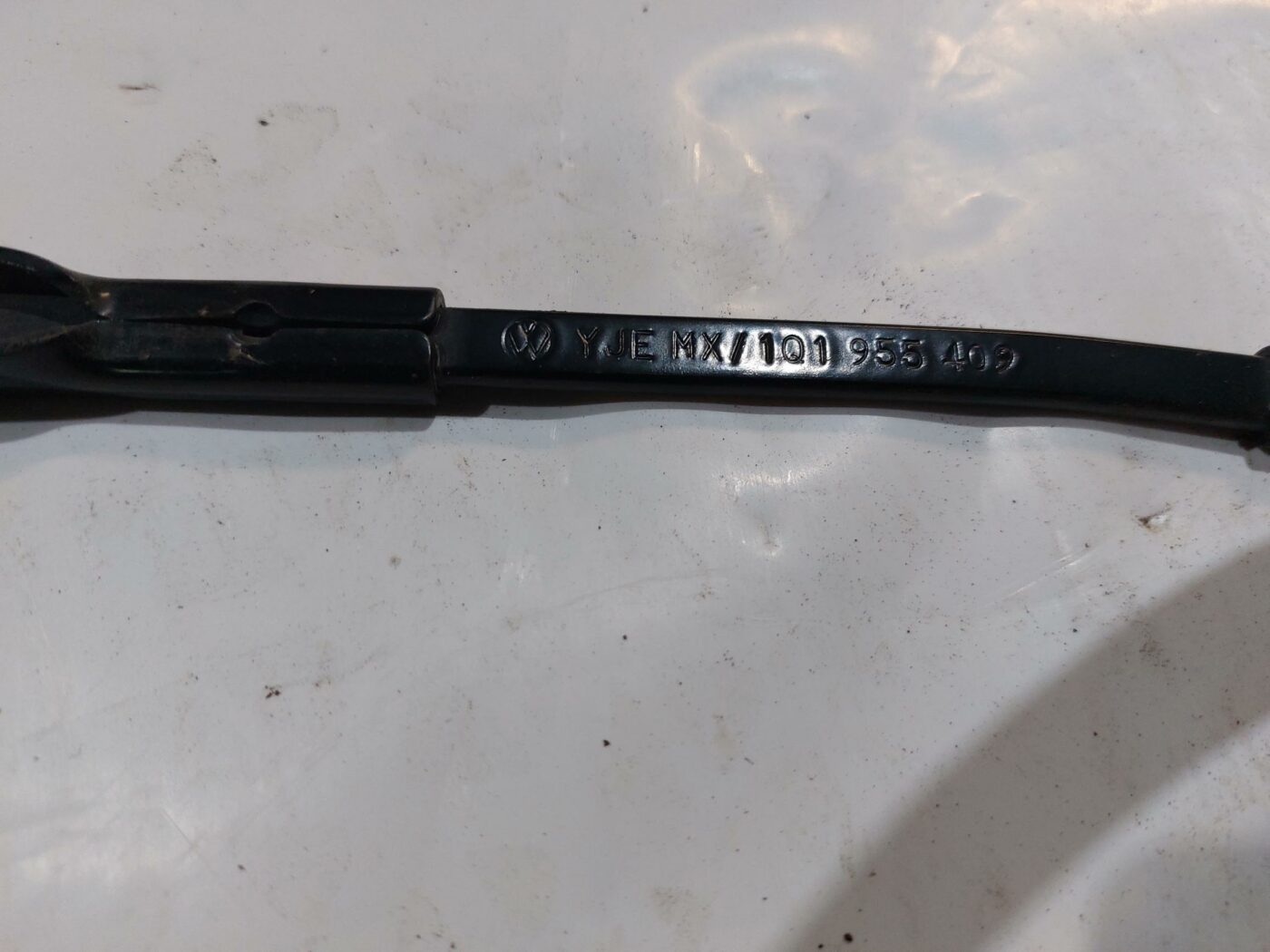 Vējstikla slotu turētāju komplekts priekš VW JETTA 2008