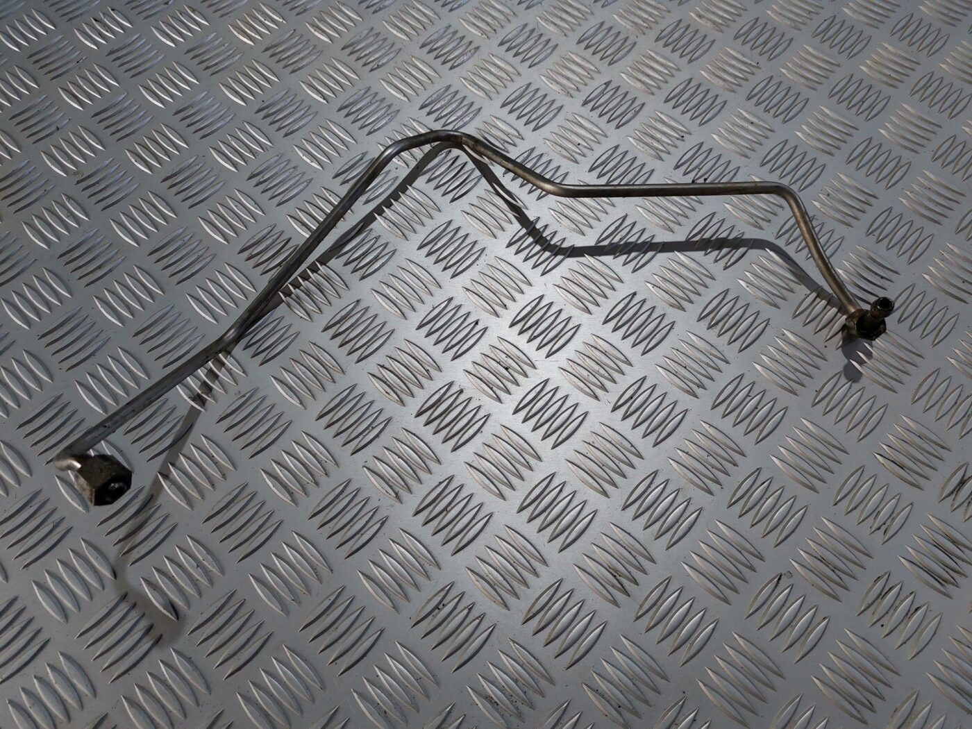 Degvielas caurule priekš VW JETTA 2008 1 Degvielas caurule priekš VW JETTA 2008