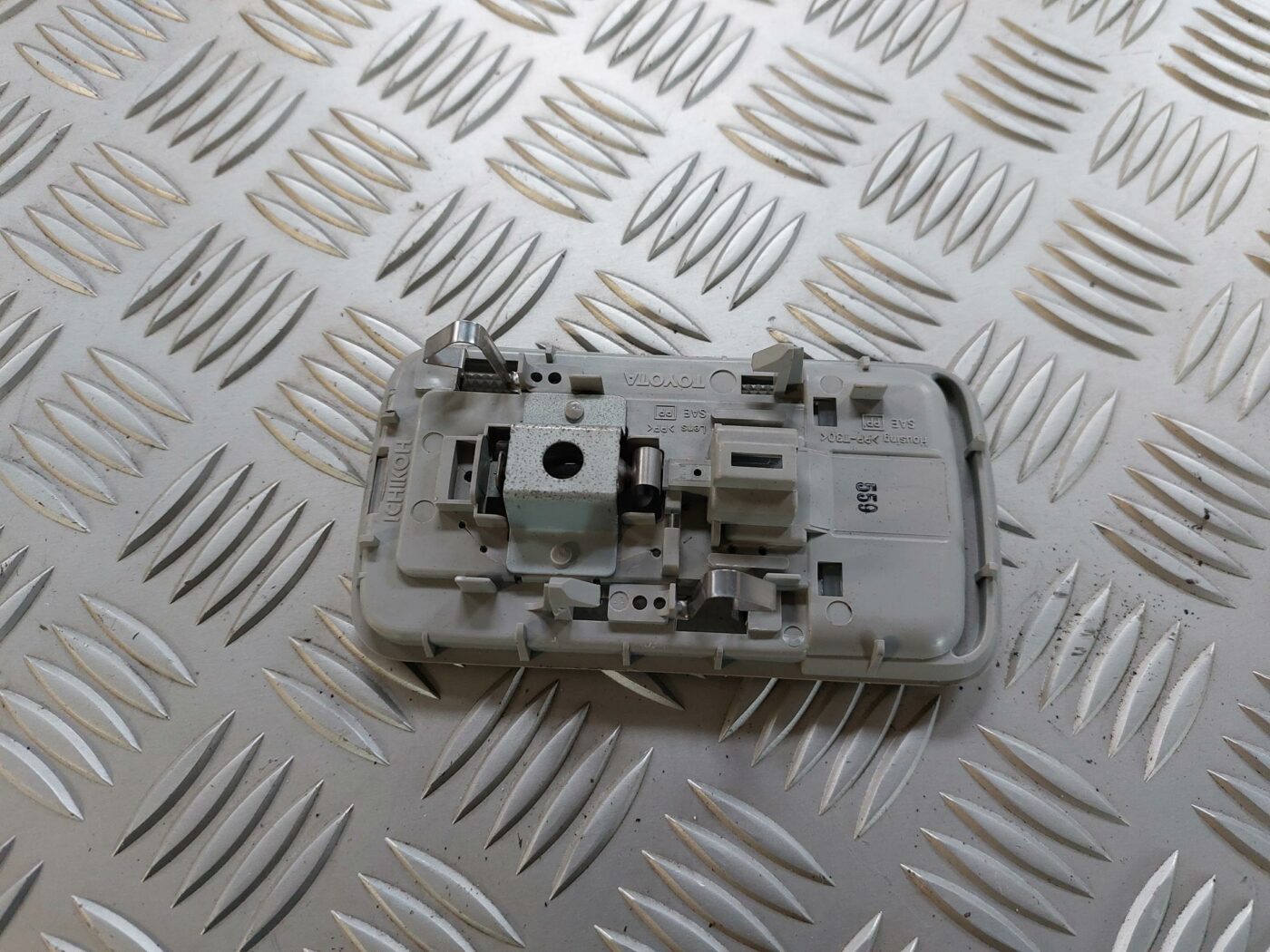 Aizmugurējo sēdvietu apgaismojums priekš TOYOTA COROLLA VERSO 2006 2 Aizmugurējo sēdvietu apgaismojums priekš TOYOTA COROLLA VERSO 2006