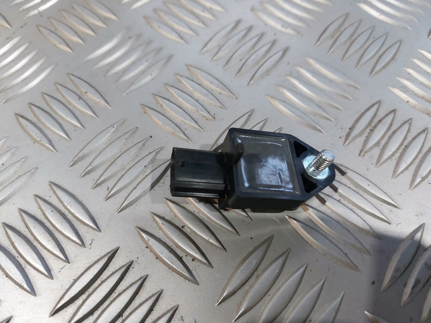 Drošības spilvena trieciensensors priekš TOYOTA COROLLA VERSO 2006 2 Drošības spilvena trieciensensors priekš TOYOTA COROLLA VERSO 2006