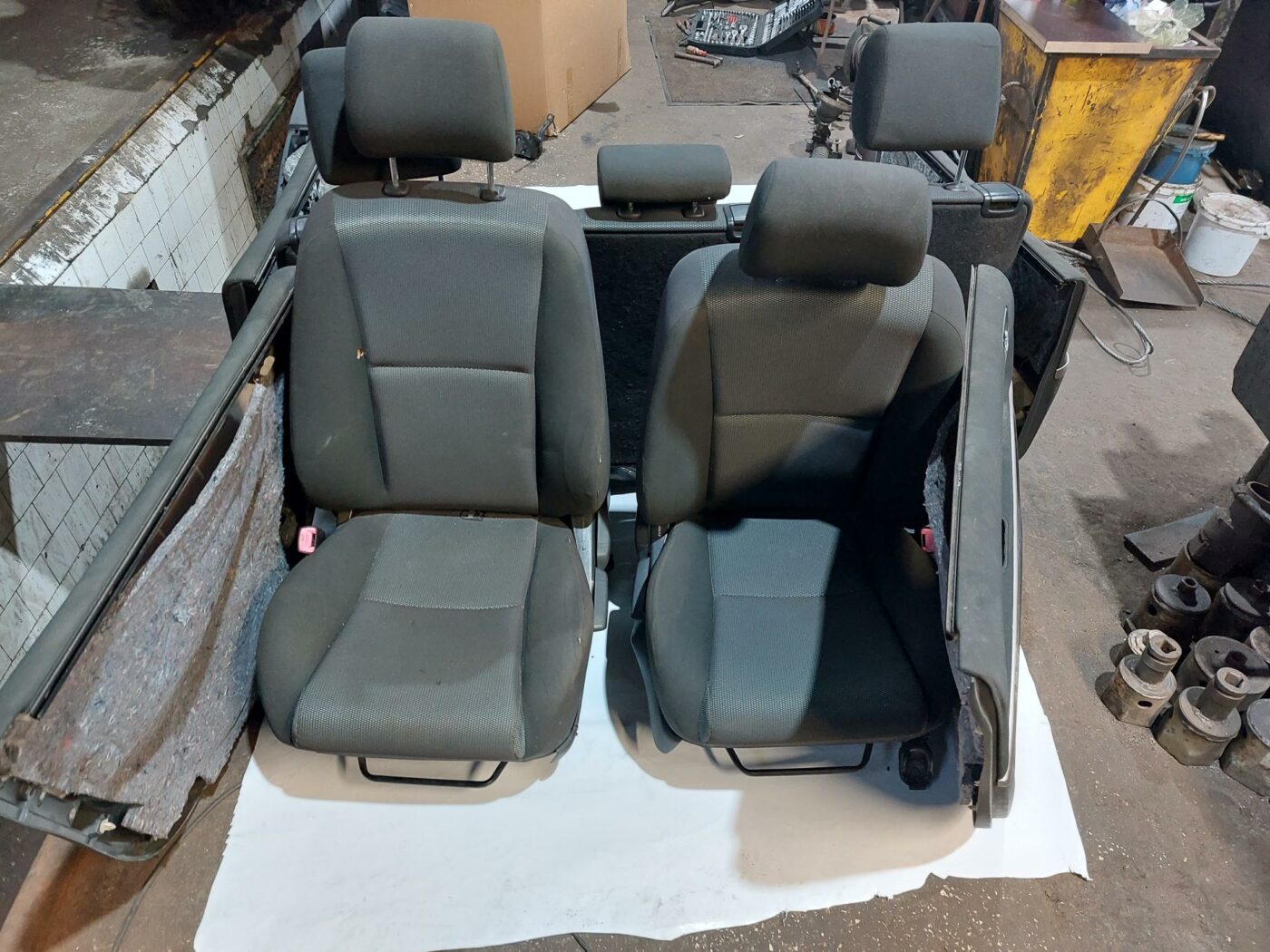 Sēdekļu komplekts priekš TOYOTA COROLLA VERSO 2006 4 Sēdekļu komplekts priekš TOYOTA COROLLA VERSO 2006