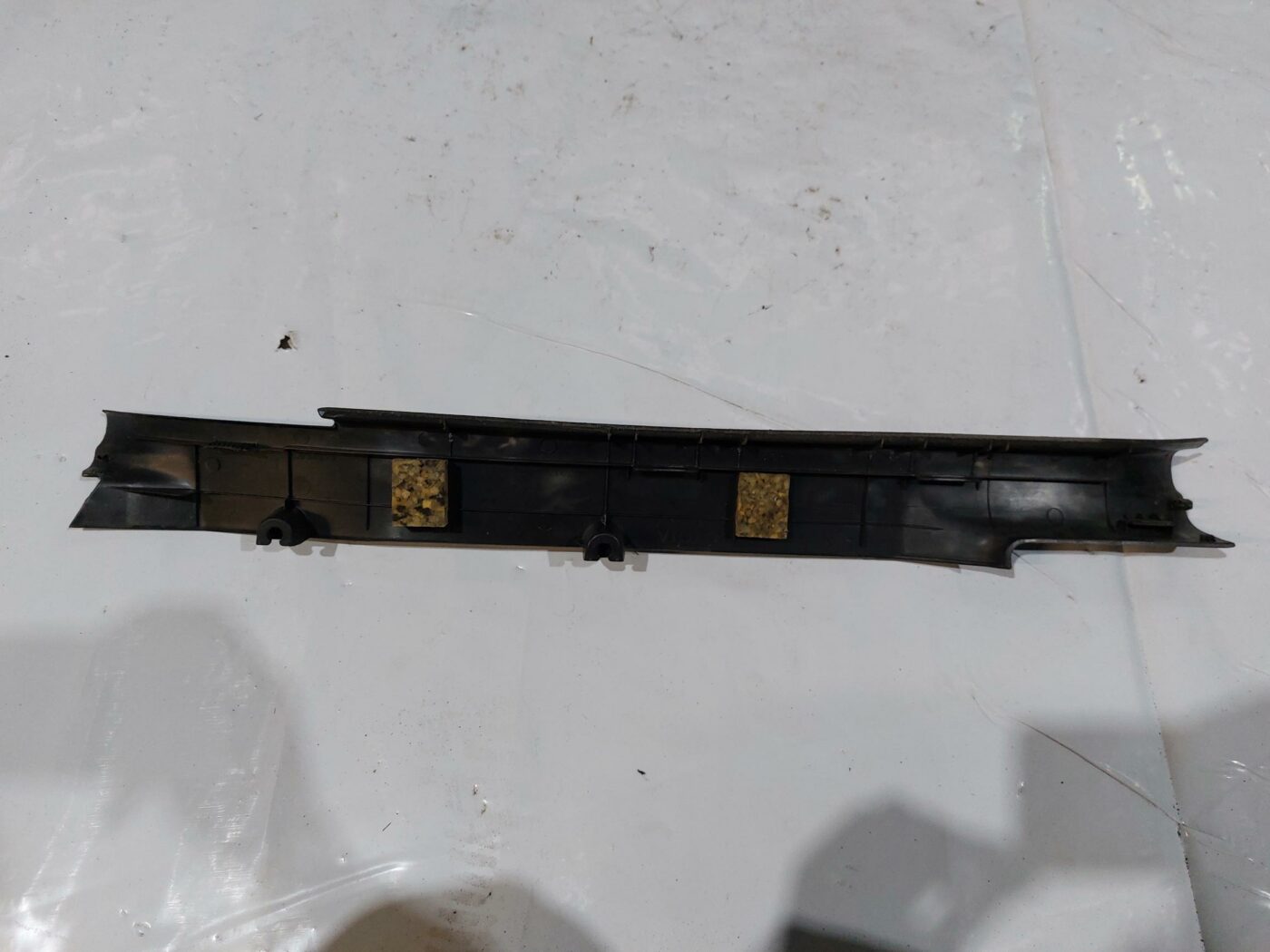 Sliekšņa aizmugurēja laba uzlika (salonā) priekš TOYOTA COROLLA VERSO 2006