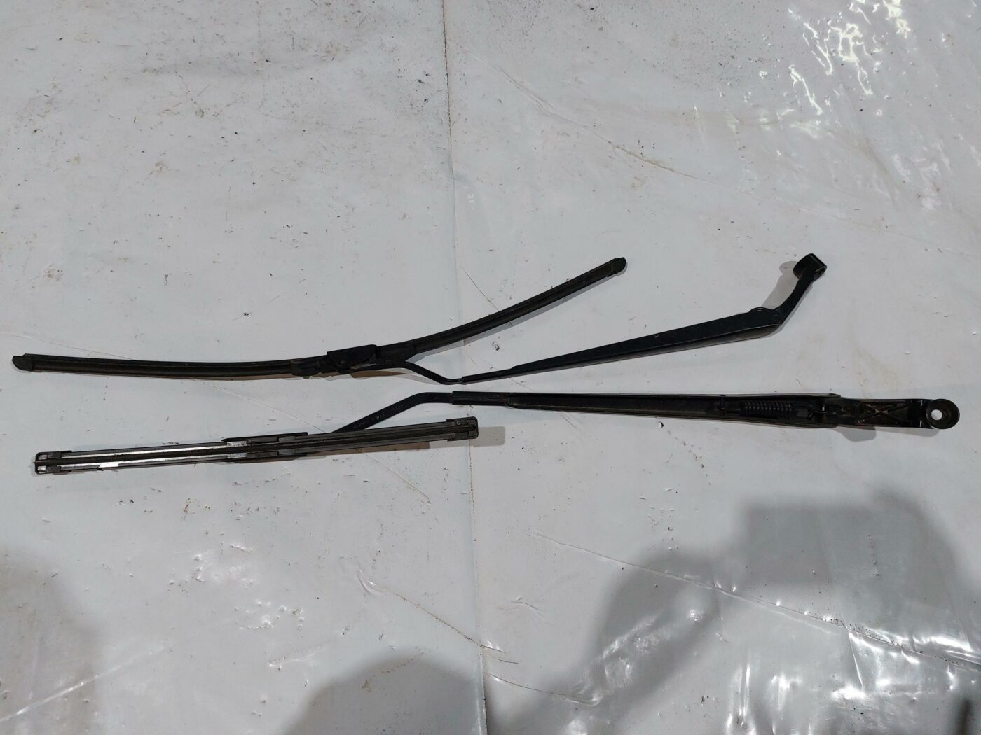 Vējstikla slotu turētāju komplekts priekš TOYOTA COROLLA VERSO 2006