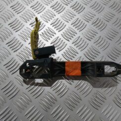 Aizmugurējais kreisais durvju rokturis priekš TOYOTA COROLLA VERSO 2006