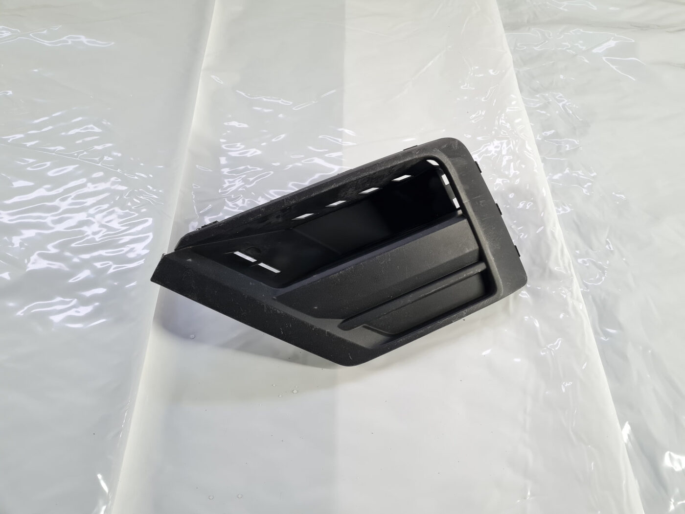 Priekšēja bufera uzlika priekš VW CRAFTER 2018