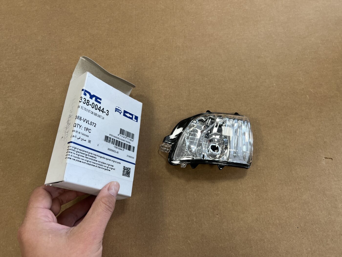 Pagrieziena signala lukturis priekš VOLVO XC70 2007