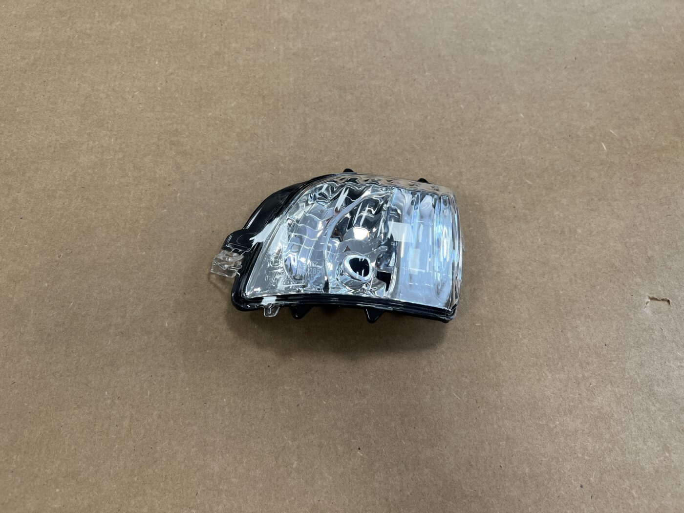 Pagrieziena signala lukturis priekš VOLVO XC70 2007