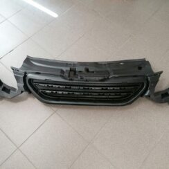 Radiatoru augšēja uzlika priekš PEUGEOT 2008 2016-