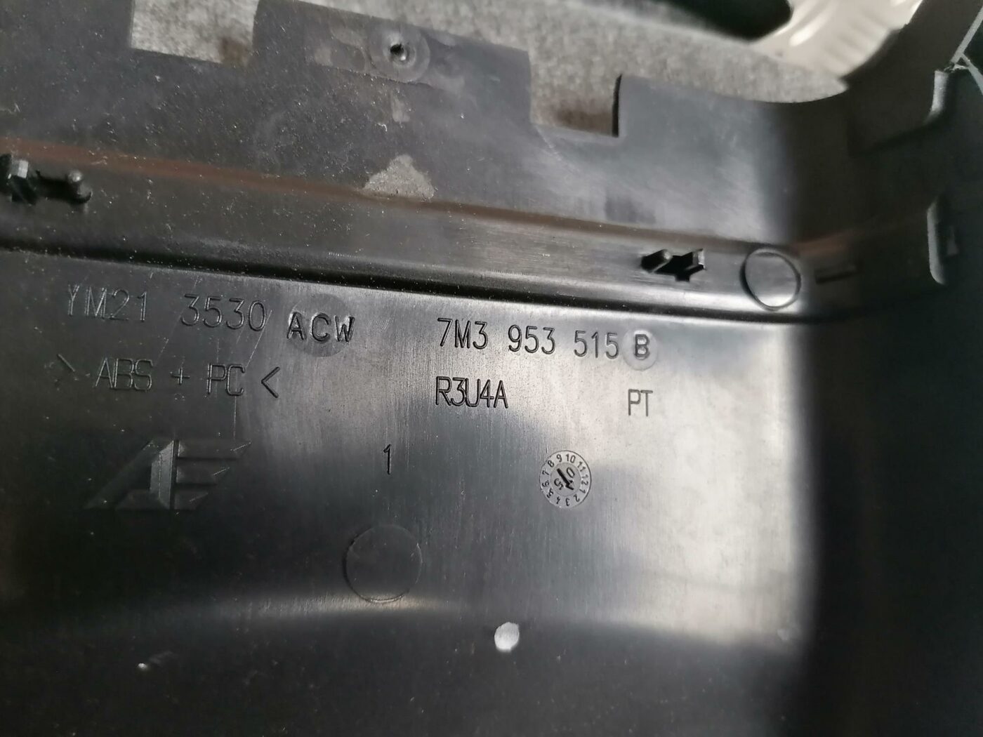 Stūres statnes putekļu aizsargs (salonā) priekš FORD GALAXY 2005 4 Stūres statnes putekļu aizsargs (salonā) priekš FORD GALAXY 2005