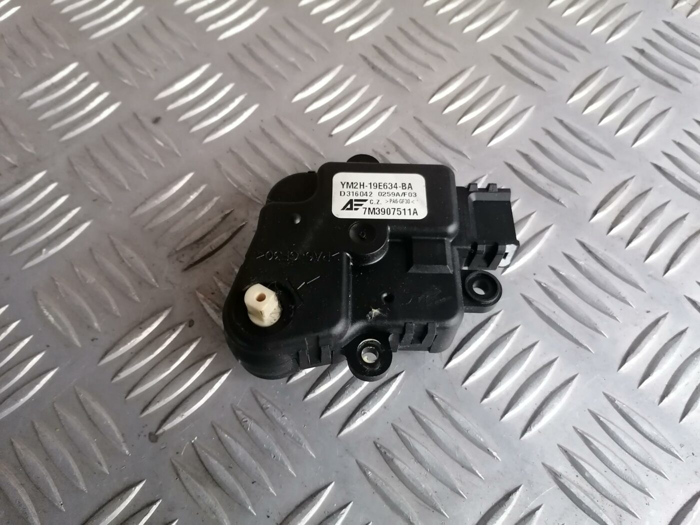 Apsildes sistēmas aktuators priekš FORD GALAXY 2005