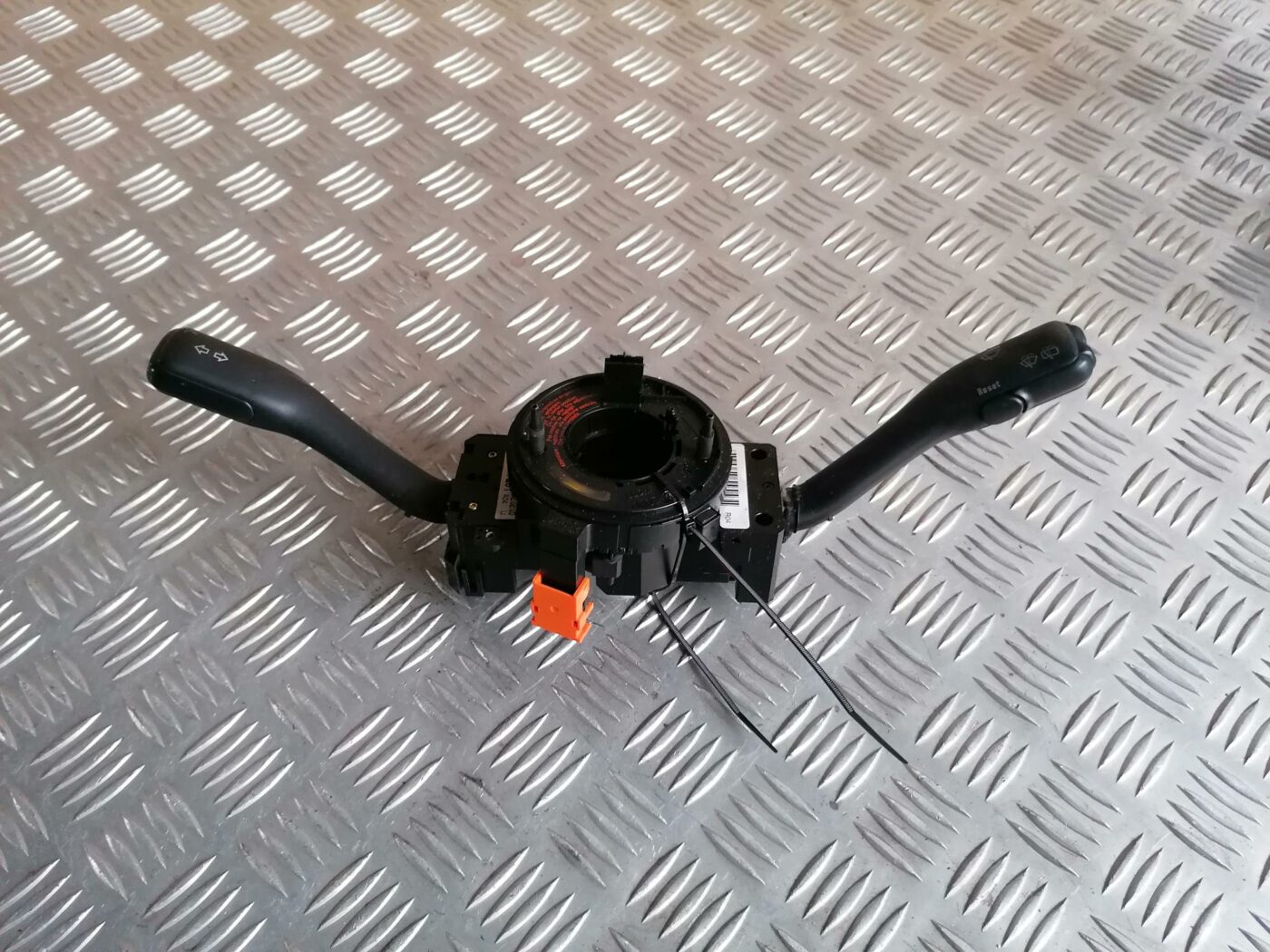 Stūres statnes slēdzis priekš FORD GALAXY 2005 1 Stūres statnes slēdzis priekš FORD GALAXY 2005