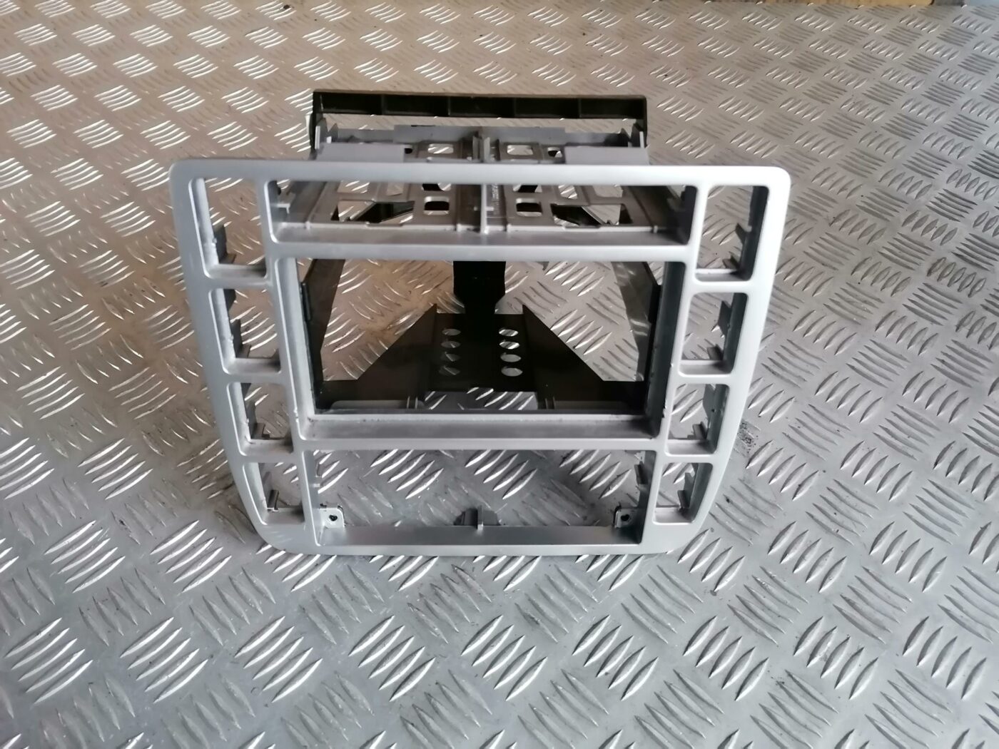 Automašīnas radio kronšteins priekš FORD GALAXY 2005