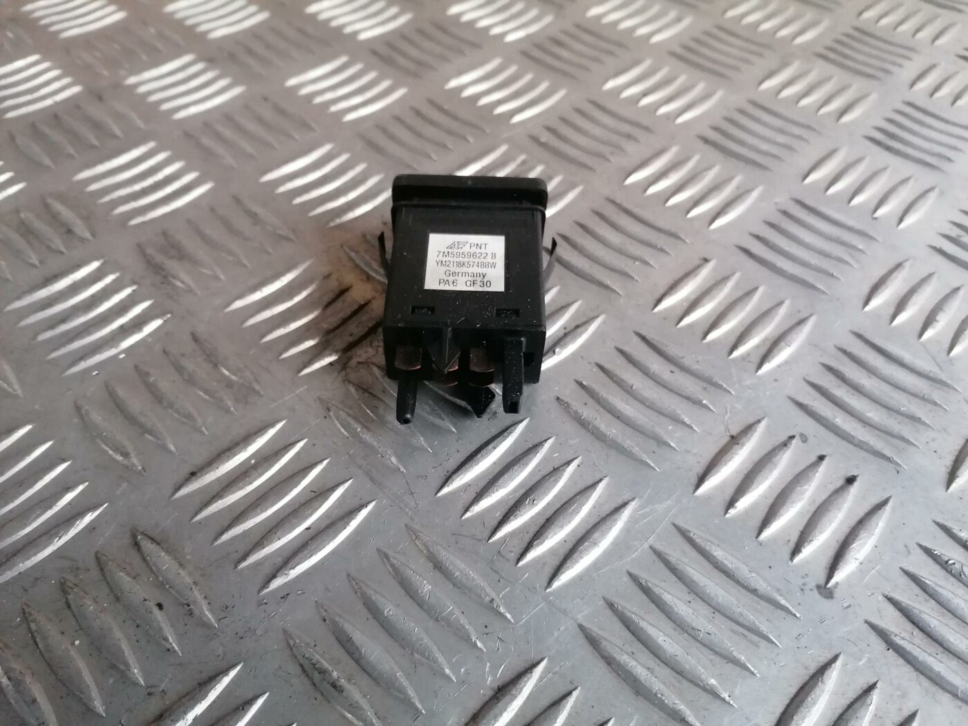 Vējstikla apsildes ieslēgšanas poga priekš FORD GALAXY 2005 2 Vējstikla apsildes ieslēgšanas poga priekš FORD GALAXY 2005