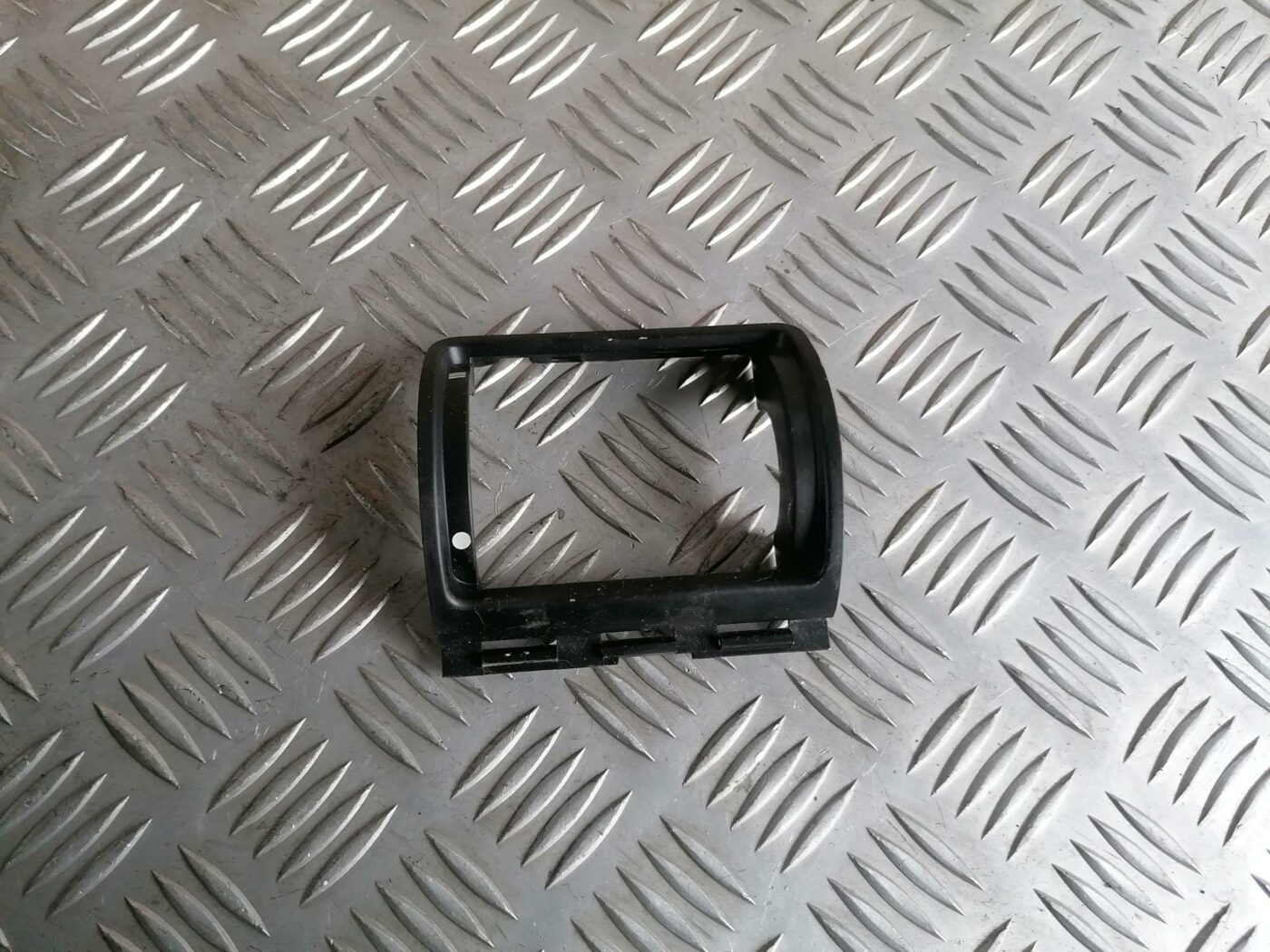 Mērinstrumentu paneļa dekoratīvais rāmis priekš FORD GALAXY 2005 1 Mērinstrumentu paneļa dekoratīvais rāmis priekš FORD GALAXY 2005