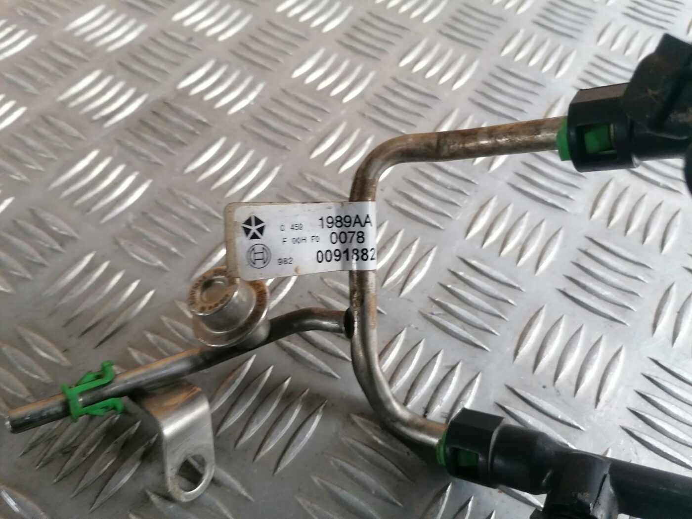 Degvielas sadales caurule priekš CHRYSLER SEBRING 2006 3 Degvielas sadales caurule priekš CHRYSLER SEBRING 2006