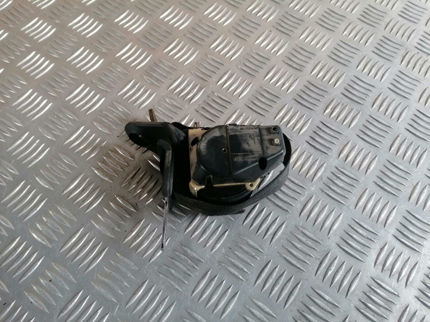 Aizmugurējā kreisa drošības josta priekš CHRYSLER SEBRING 2006 1 Aizmugurējā kreisa drošības josta priekš CHRYSLER SEBRING 2006