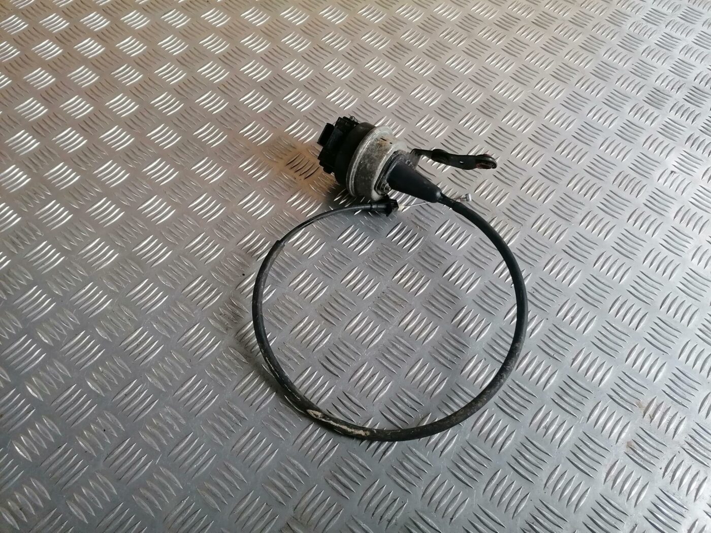 Kruīza kontroles ātruma motors priekš CHRYSLER SEBRING 2006