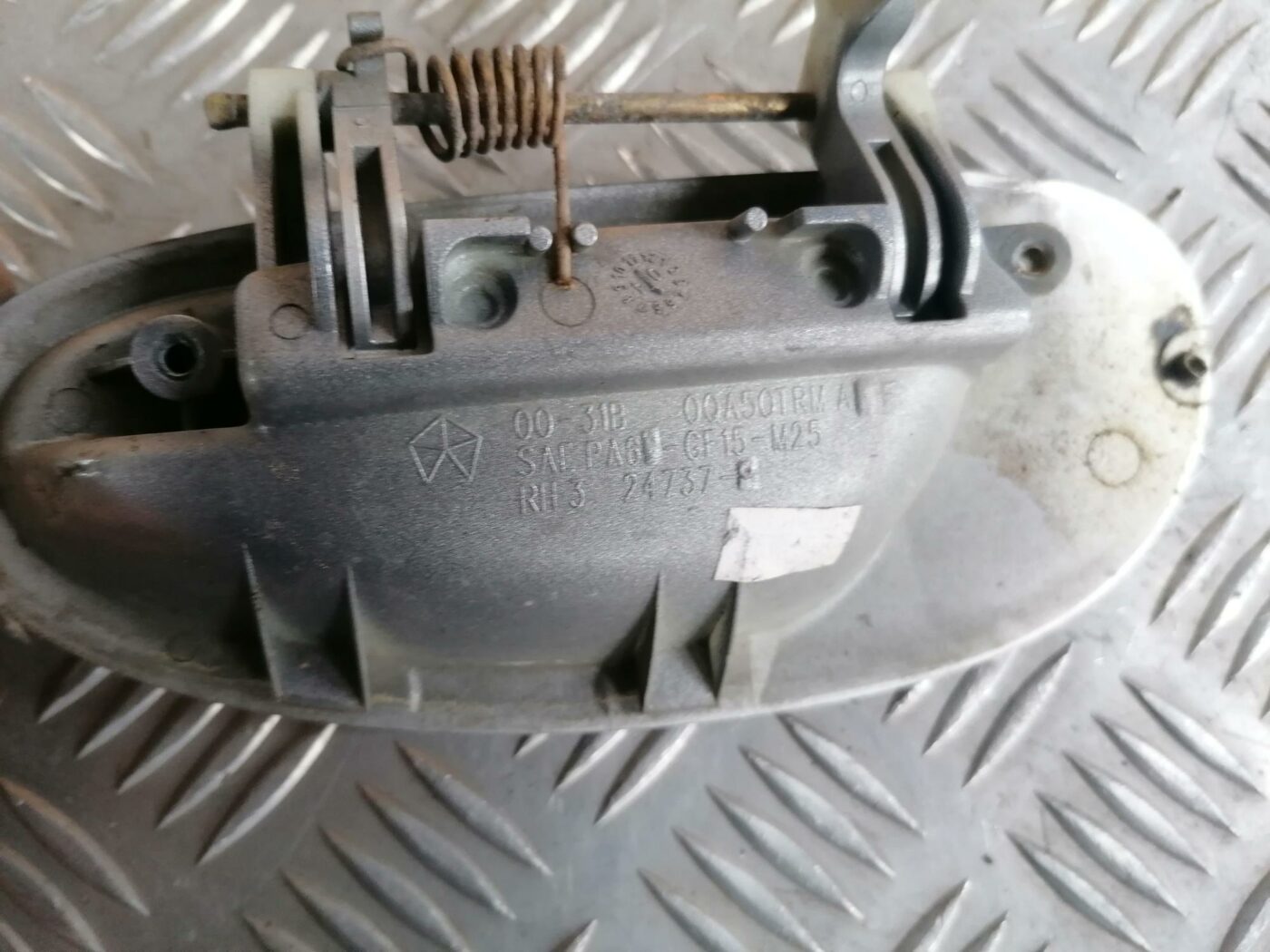 Priekšējāis labais durvju rokturis priekš CHRYSLER SEBRING 2006