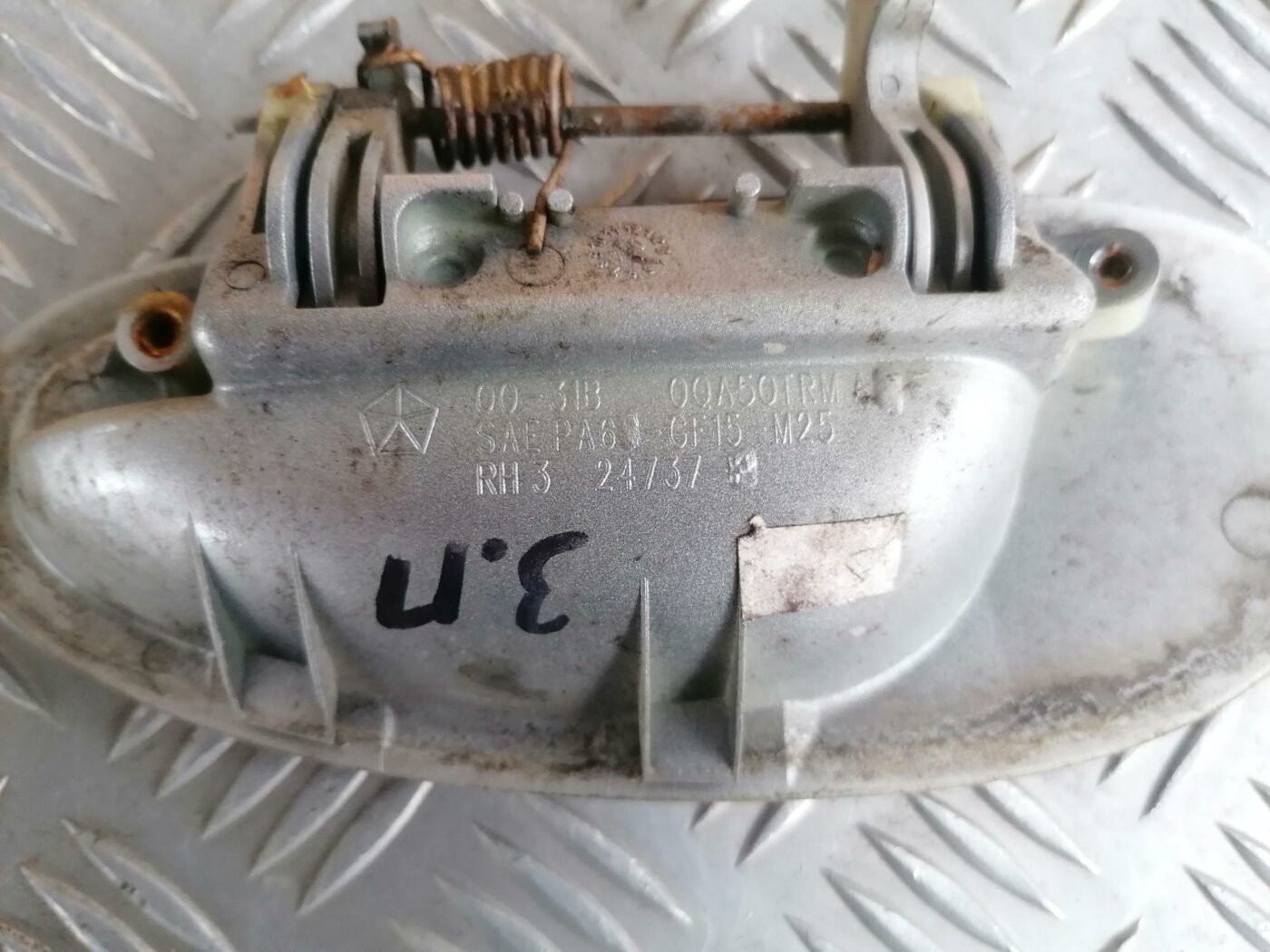 Aizmugurējāis labais durvju rokturis priekš CHRYSLER SEBRING 2006 3 Aizmugurējāis labais durvju rokturis priekš CHRYSLER SEBRING 2006