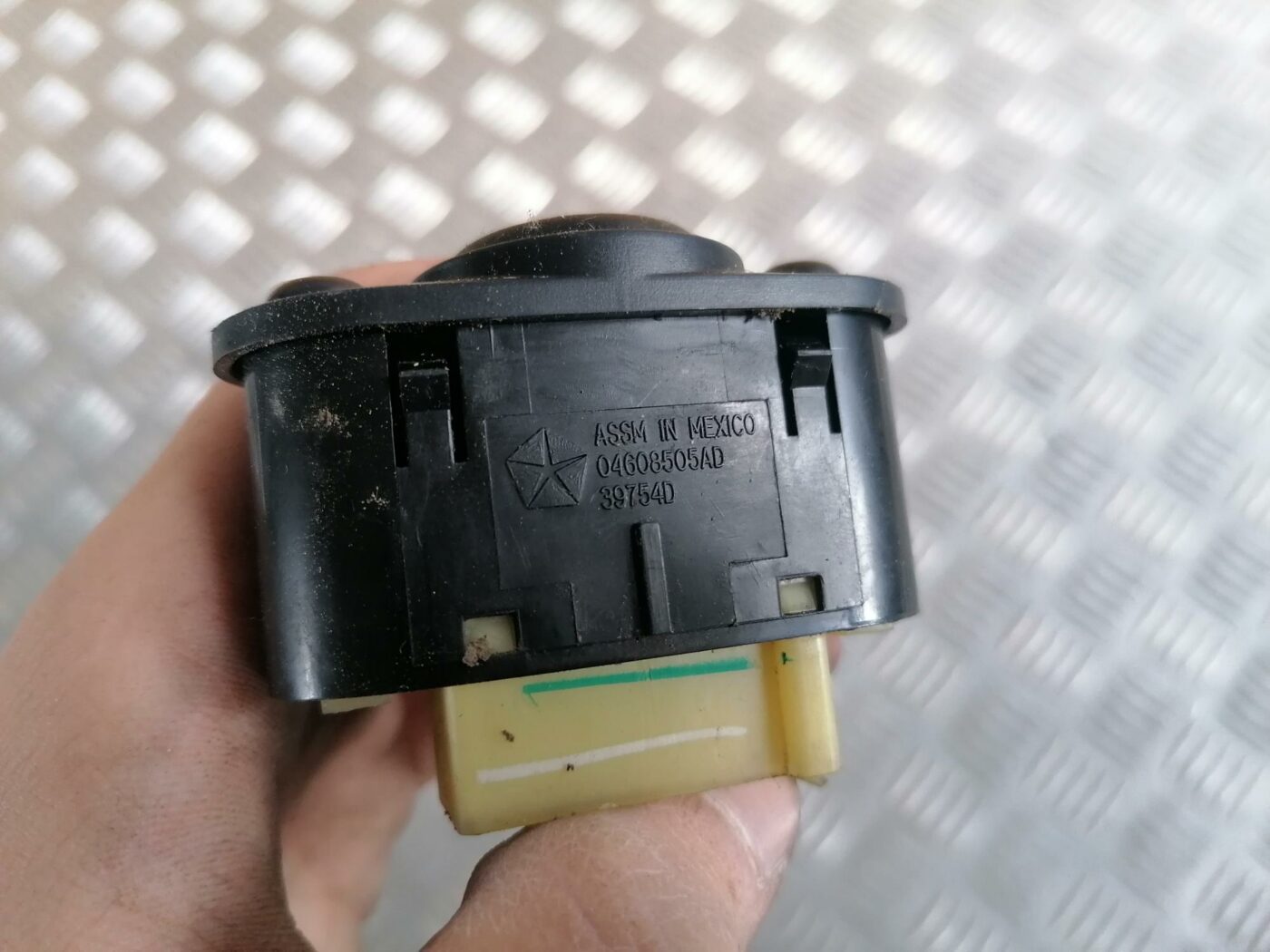 Spoguļa regulēšanas poga priekš CHRYSLER SEBRING 2006 3 Spoguļa regulēšanas poga priekš CHRYSLER SEBRING 2006