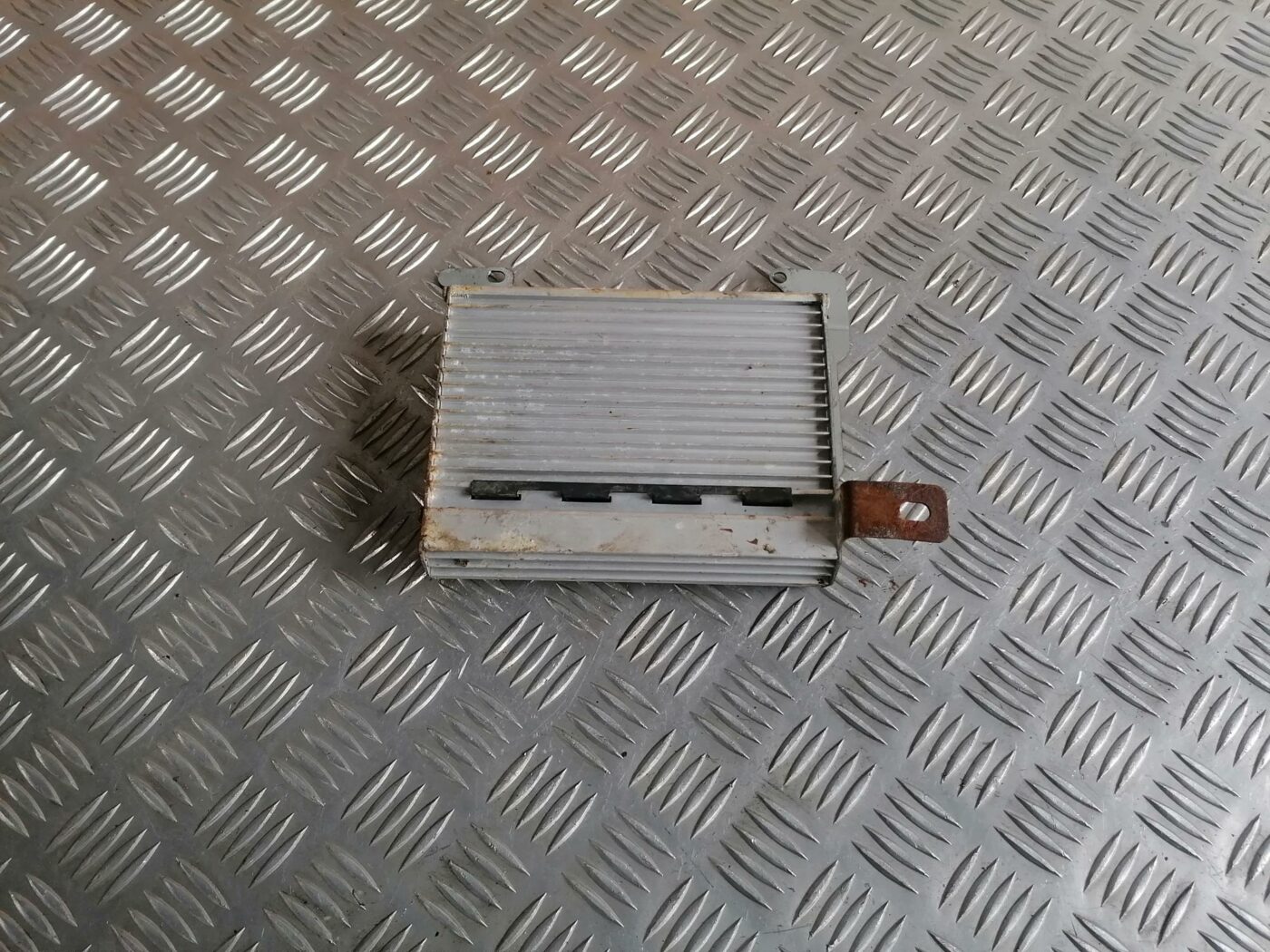 Audio pastiprinātāja bloks priekš CHRYSLER SEBRING 2006 1 Audio pastiprinātāja bloks priekš CHRYSLER SEBRING 2006